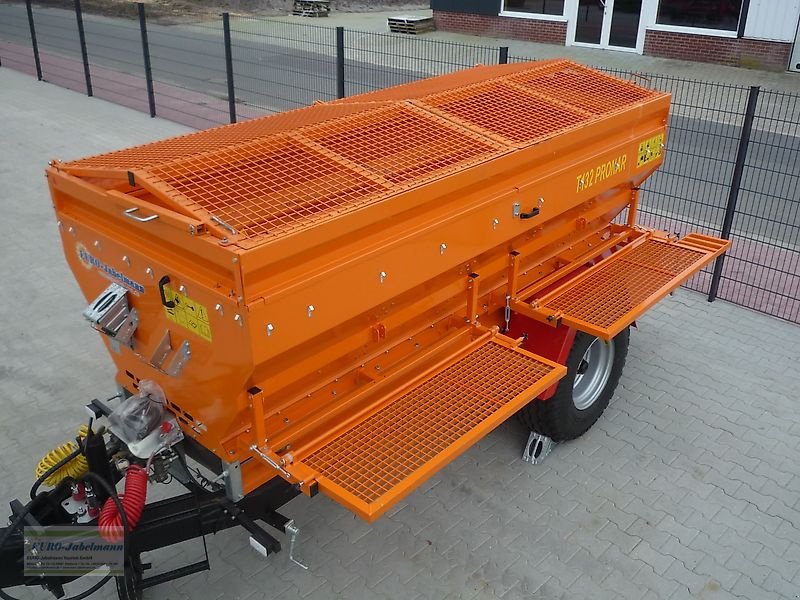 Sandstreuer & Salzstreuer des Typs PRONAR Salz- Sandstreuer T 132, ca. 4 m³, NEU, Neumaschine in Itterbeck (Bild 16)