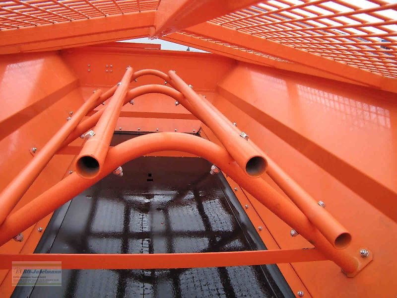 Sandstreuer & Salzstreuer des Typs PRONAR Salz- Sandstreuer T 132, ca. 4 m³, NEU, Neumaschine in Itterbeck (Bild 8)