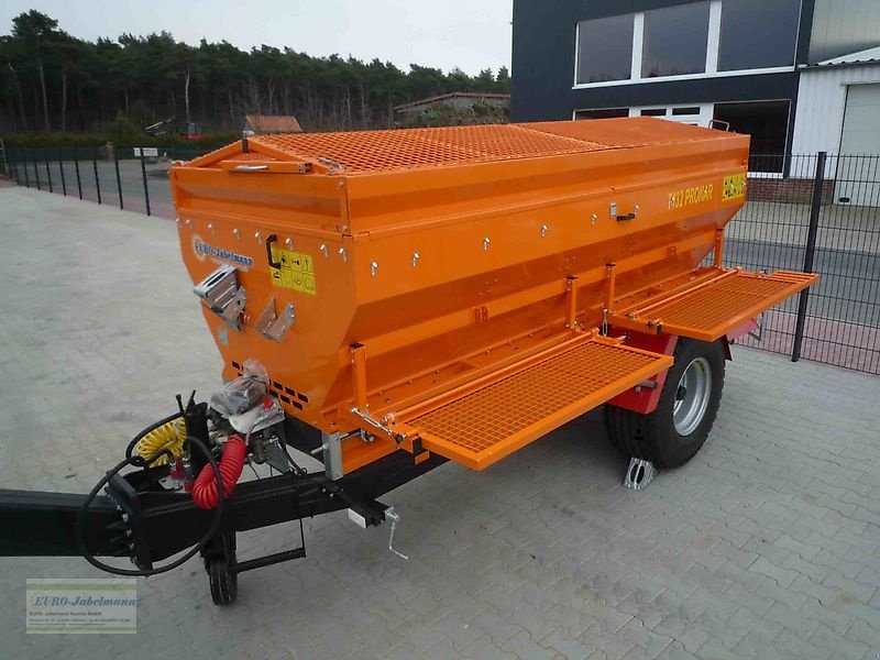 Sandstreuer & Salzstreuer des Typs PRONAR Salz- Sandstreuer T 132, ca. 4 m³, NEU, Neumaschine in Itterbeck (Bild 3)