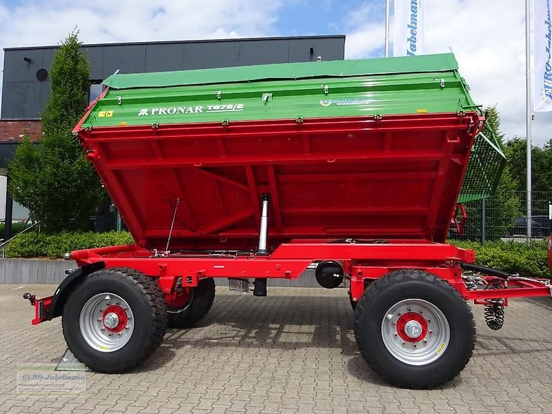 Kipper des Typs PRONAR Zwei-Achs-Dreiseitenkipper T 672/2 14,0 to. z.G.G, Zweiachskipper, Neumaschine in Itterbeck (Bild 15)
