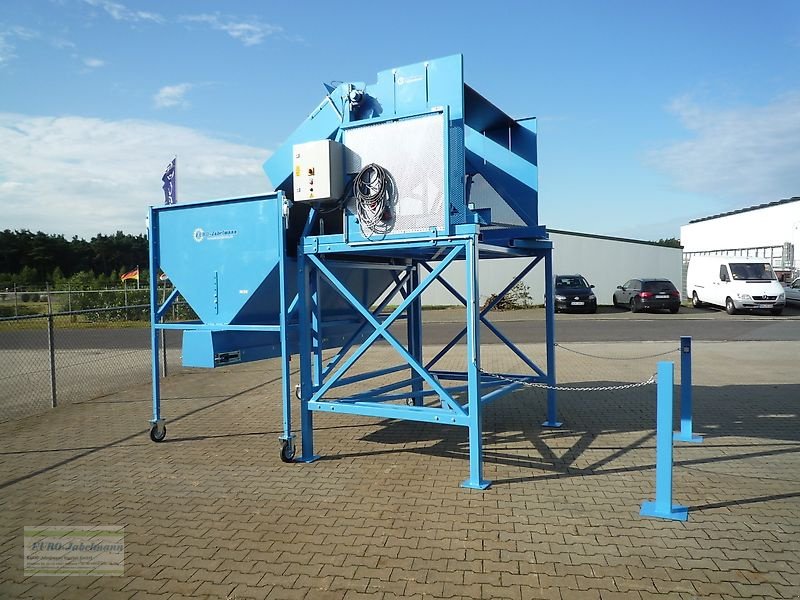 Lagertechnik des Typs EURO-Jabelmann Kistenkippgerät auf Podest mit Vorratsbunker, NEU,, Neumaschine in Itterbeck (Bild 1)