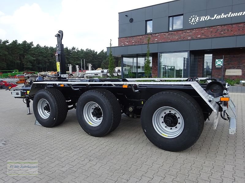 Abrollcontainer des Typs PRONAR Hakenlift  T 386, 34 to. zGG, Abrollkipper /  Containeranhänger / Containerfahrzeug / Abrollsystem / Abrollfahrzeug / Hakengerät Modell T 386, 33 to. Tridem, Neumaschine in Itterbeck (Bild 3)