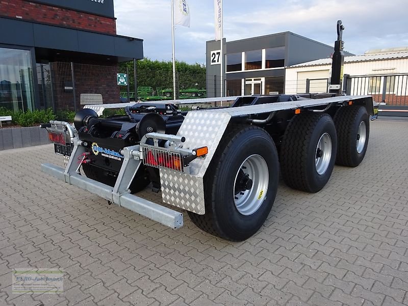 Abrollcontainer des Typs PRONAR Hakenlift  T 386, 34 to. zGG, Abrollkipper /  Containeranhänger / Containerfahrzeug / Abrollsystem / Abrollfahrzeug / Hakengerät Modell T 386, 33 to. Tridem, Neumaschine in Itterbeck (Bild 7)