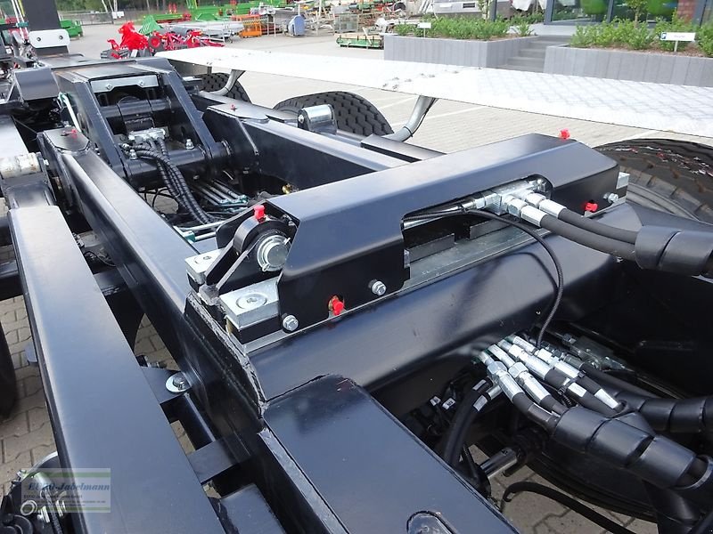 Abrollcontainer des Typs PRONAR Hakenlift  T 386, 34 to. zGG, Abrollkipper /  Containeranhänger / Containerfahrzeug / Abrollsystem / Abrollfahrzeug / Hakengerät Modell T 386, 33 to. Tridem, Neumaschine in Itterbeck (Bild 17)