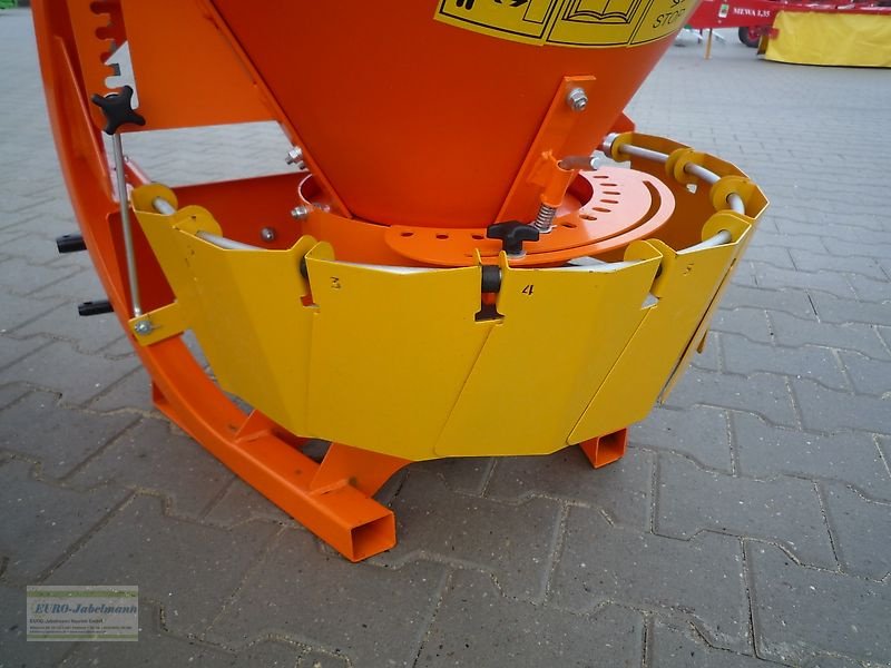 Sandstreuer & Salzstreuer des Typs PRONAR Sand-Salz-Streuer PS 250 mit Gelenkwellenantrieb überjährig, Gebrauchtmaschine in Itterbeck (Bild 4)