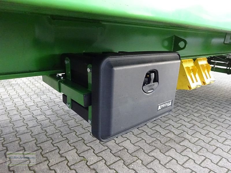 Ballentransportwagen des Typs PRONAR gebr. Ballenwagen, Strohwagen, 18 to, hydr. Ladungssicherung, Bauj. 2021, Gebrauchtmaschine in Itterbeck (Bild 11)