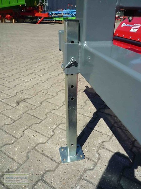 Kehrmaschine des Typs EURO-Jabelmann Schlepperkehrmaschinen 2,25 m, einschl. hydr. Entleerung, aus laufender Produktion, NEU, Neumaschine in Itterbeck (Bild 13)