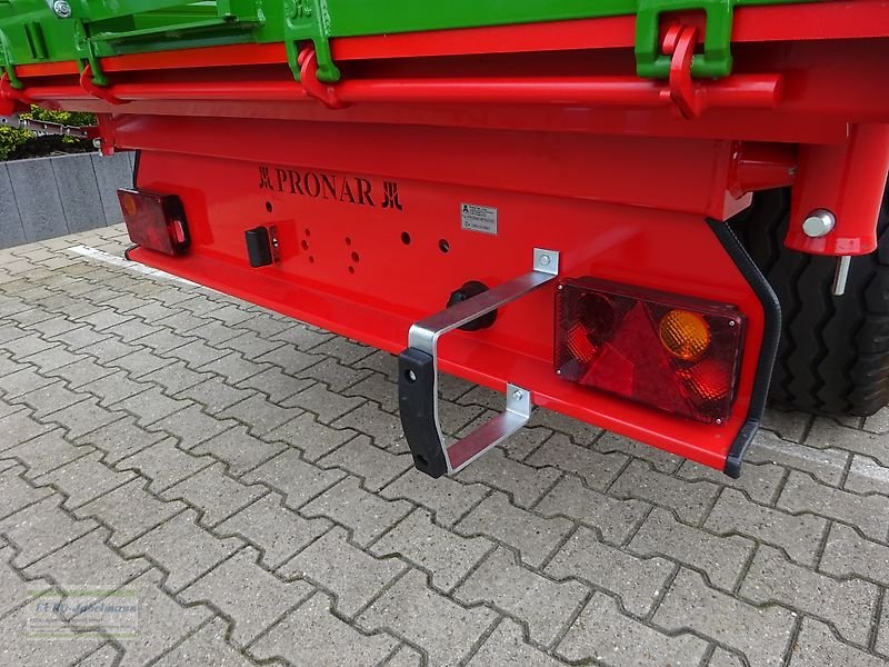 Kipper des Typs PRONAR T 654/2, (6 to. z.GG.), Ein-Achs-Dreiseitenkipper, Einachskipper, Kipperanhänger, Einachser Kipper, Landwirtschaftlicher Kipper, Neumaschine in Itterbeck (Bild 13)