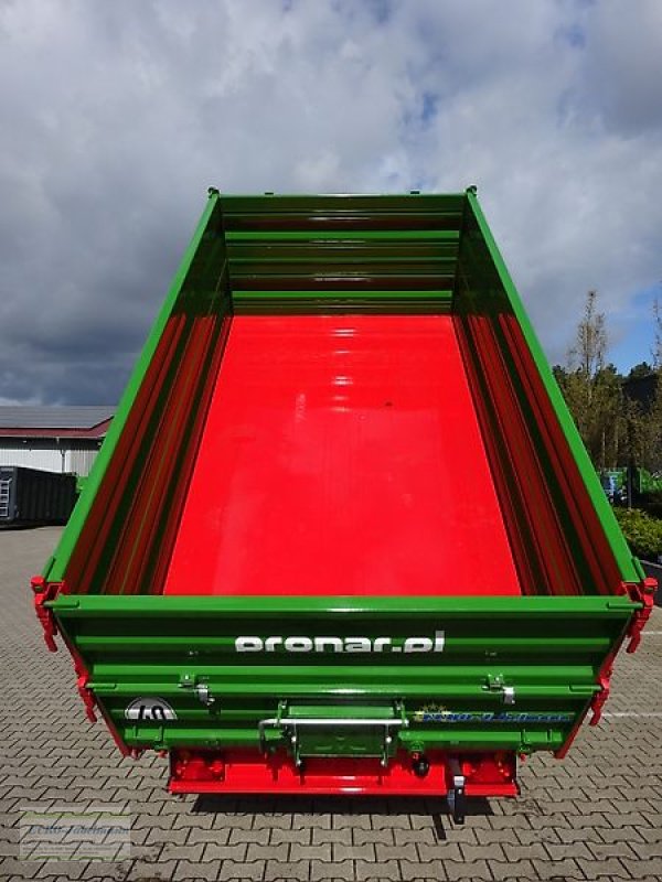 Kipper des Typs PRONAR T 654/2, (6 to. z.GG.), Ein-Achs-Dreiseitenkipper, Einachskipper, Kipperanhänger, Einachser Kipper, Landwirtschaftlicher Kipper, Neumaschine in Itterbeck (Bild 29)