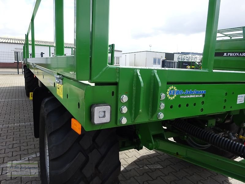 Ballentransportwagen des Typs PRONAR Ballentransportwagen Flachwagen für Ballen- Kartoffelkisten- Gemüsekisten- und Obstkistentransport, TO 28, 24 to, NEU, Neumaschine in Itterbeck (Bild 8)