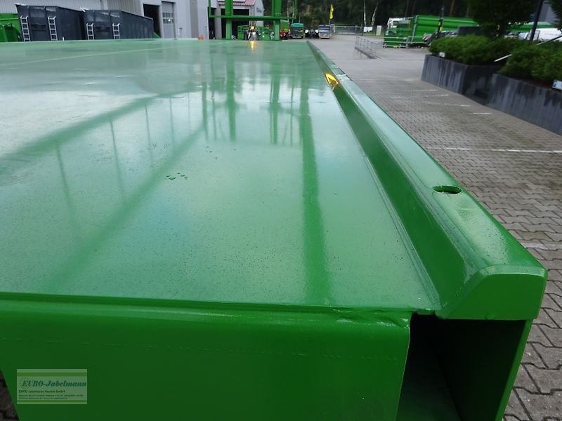 Ballentransportwagen des Typs PRONAR 3-Achs- Ballentransportwagen TO26M / T026M, 18,0 to. z.G.G, mit hydraulischer Ladungssicherung, Neumaschine in Itterbeck (Bild 16)