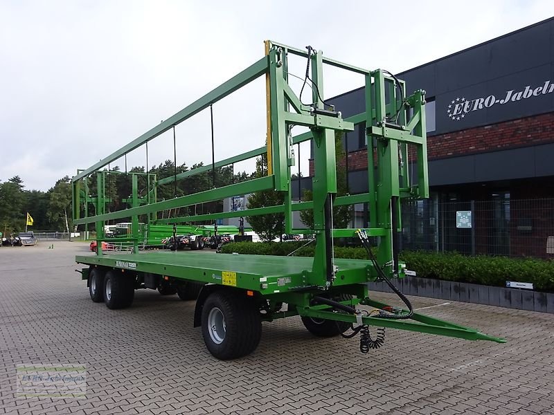 Ballentransportwagen des Typs PRONAR 3-Achs- Ballentransportwagen TO26M / T026M, 18,0 to. z.G.G, mit hydraulischer Ladungssicherung, Neumaschine in Itterbeck (Bild 2)