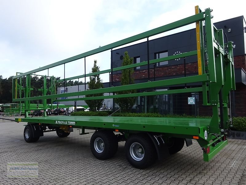 Ballentransportwagen des Typs PRONAR 3-Achs- Ballentransportwagen TO26M / T026M, 18,0 to. z.G.G, mit hydraulischer Ladungssicherung, Neumaschine in Itterbeck (Bild 20)