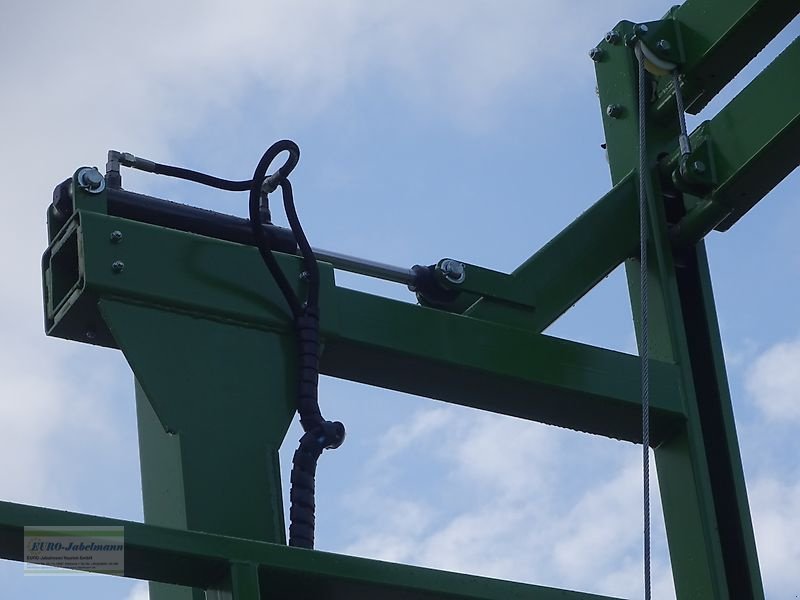 Ballentransportwagen des Typs PRONAR 3-achs Ballenwagen TO 26 M einschl.  hydr. Ladungssicherung, 18 to, NEU, Neumaschine in Itterbeck (Bild 26)