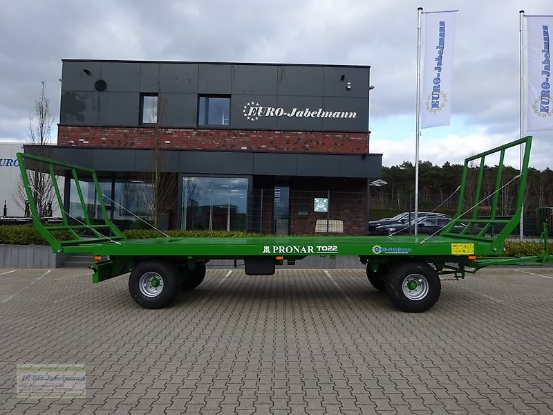 Ballentransportwagen des Typs PRONAR 2-achs Anhänger, Ballenwagen, Strohwagen, TO 22 / TO 22 M; Druckl. (10,0 to), Auflauf (8 to), NEU, Neumaschine in Itterbeck (Bild 10)