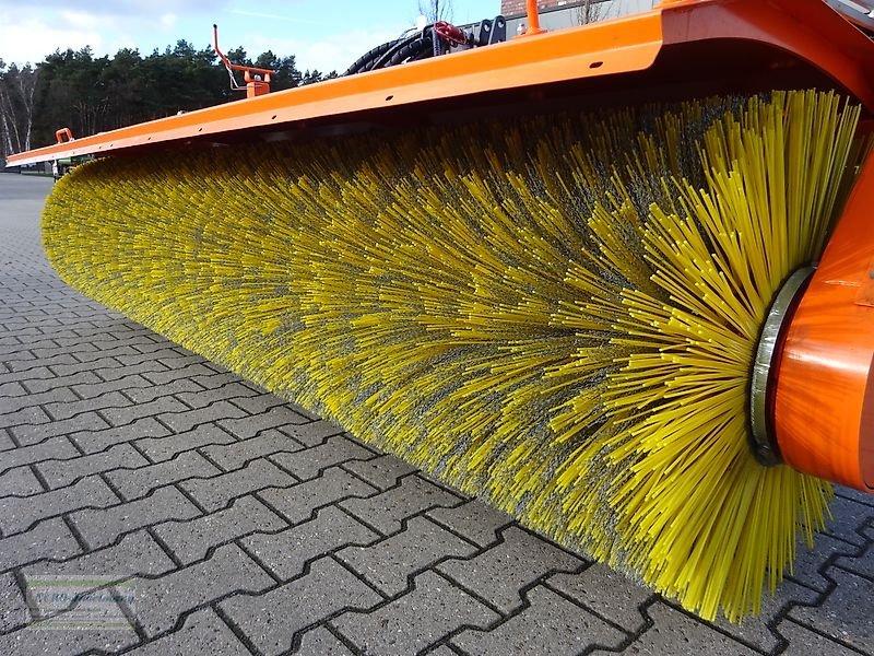 Kehrmaschine des Typs PRONAR Kehrmaschine ZM-28H, 2800 mm, 650 mm Ø, NEU, Neumaschine in Itterbeck (Bild 23)