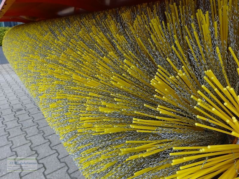 Kehrmaschine des Typs PRONAR Kehrmaschine ZM-28H, 2800 mm, 650 mm Ø, NEU, Neumaschine in Itterbeck (Bild 24)