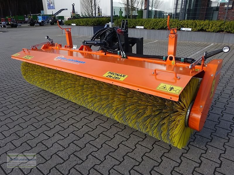 Kehrmaschine des Typs PRONAR Kehrmaschine ZM-28H, 2800 mm, 650 mm Ø, NEU, Neumaschine in Itterbeck (Bild 1)