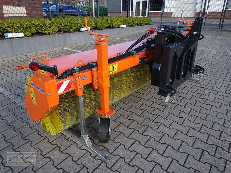 Kehrmaschine des Typs PRONAR Kehrmaschine ZM-28H, 2800 mm, 650 mm Ø, NEU, Neumaschine in Itterbeck (Bild 4)