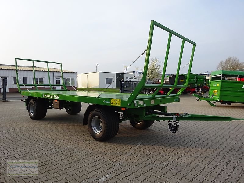 Ballentransportwagen des Typs PRONAR 2-achs Anhänger, Ballenwagen, Strohwagen, TO 25; 12 to, Neumaschine in Itterbeck (Bild 9)