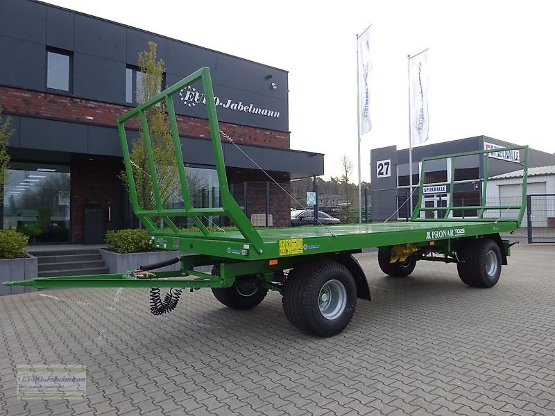 Ballentransportwagen des Typs PRONAR 2-achs Anhänger, Ballenwagen, Strohwagen, TO 25; 12 to, Neumaschine in Itterbeck (Bild 11)