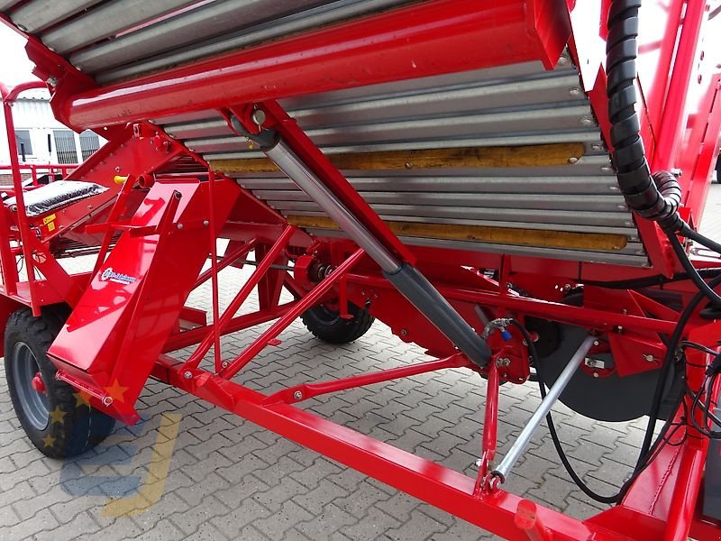 Kartoffelroder des Typs Unia Vollernter Bolko mit Rollboden, Neumaschine in Itterbeck (Bild 16)