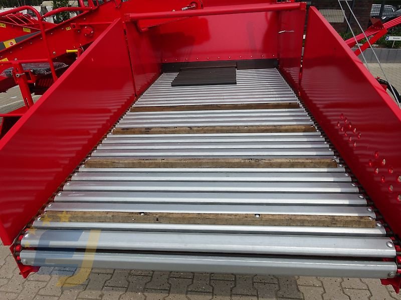 Kartoffelroder des Typs Unia Vollernter Bolko mit Rollboden, Neumaschine in Itterbeck (Bild 8)