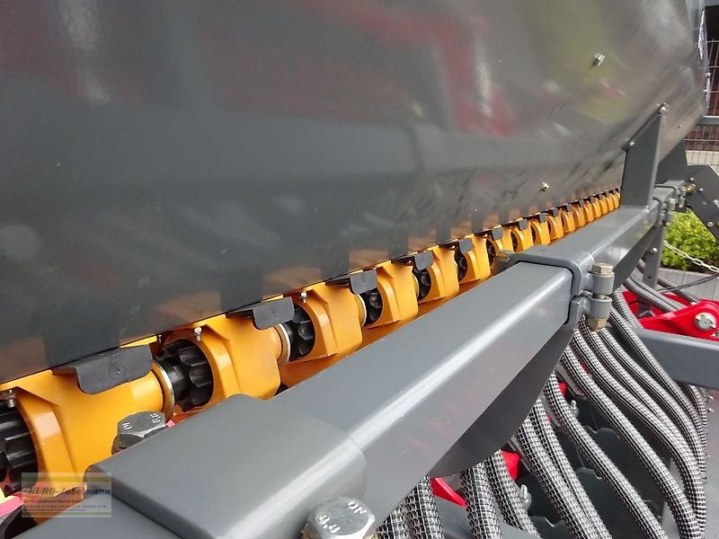 Drillmaschinenkombination des Typs Unia Zwischenfruchtdrillmaschine, Alfa 3,00 m, 25 Reihen, NEU, Neumaschine in Itterbeck (Bild 12)