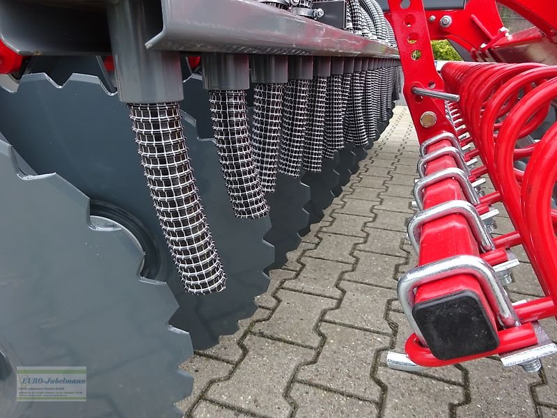 Drillmaschinenkombination des Typs Unia Zwischenfruchtdrillmaschine, Alfa 3,00 m, 25 Reihen, NEU, Neumaschine in Itterbeck (Bild 9)