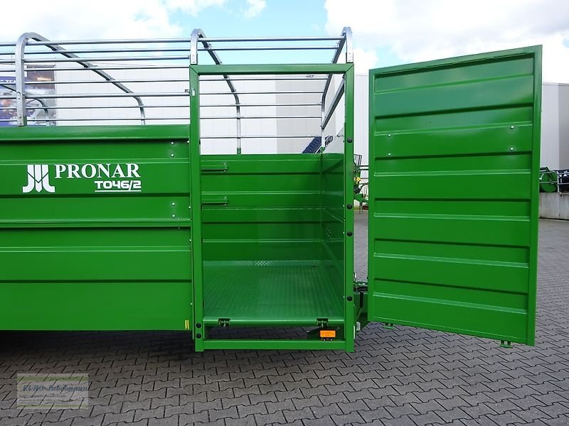 Anhänger des Typs PRONAR Viehtransportanhänger Kurier 46/2, 12 to, absenkbar, NEU, sofort ab Lager, Neumaschine in Itterbeck (Bild 17)