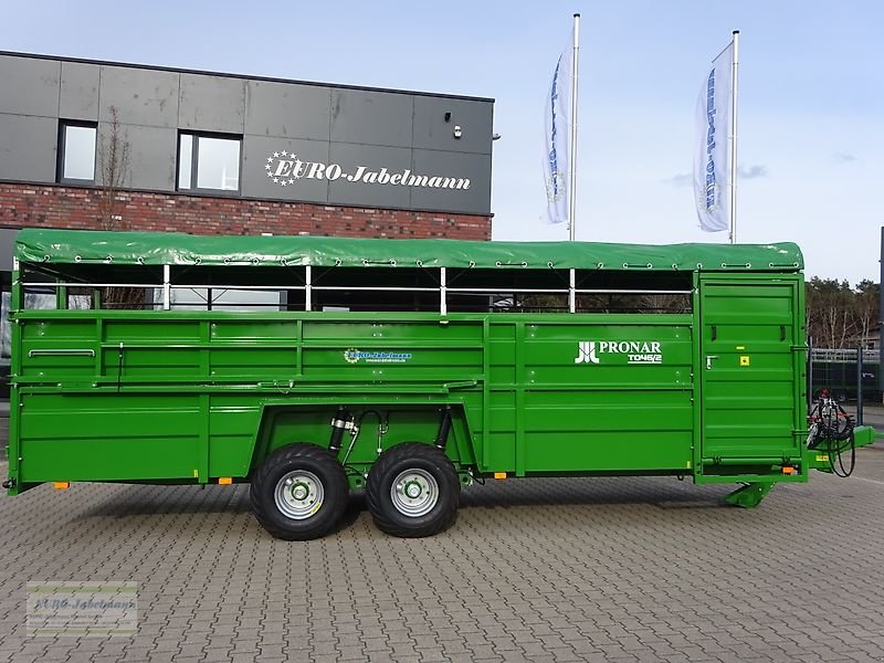 Anhänger des Typs PRONAR Viehtransportanhänger Kurier 46/2, 12 to, absenkbar, NEU, sofort ab Lager, Neumaschine in Itterbeck (Bild 9)