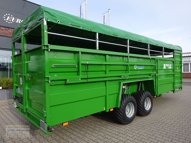 Anhänger des Typs PRONAR Viehtransportanhänger Kurier 46/2, 12 to, absenkbar, NEU, sofort ab Lager, Neumaschine in Itterbeck (Bild 4)