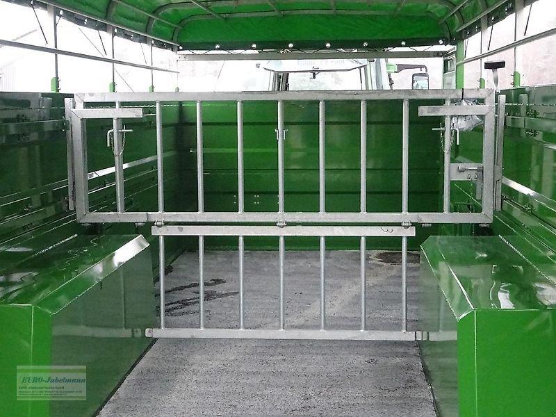 Anhänger des Typs PRONAR Viehtransportanhänger Kurier 46/2, 12 to, absenkbar, NEU, sofort ab Lager, Neumaschine in Itterbeck (Bild 31)