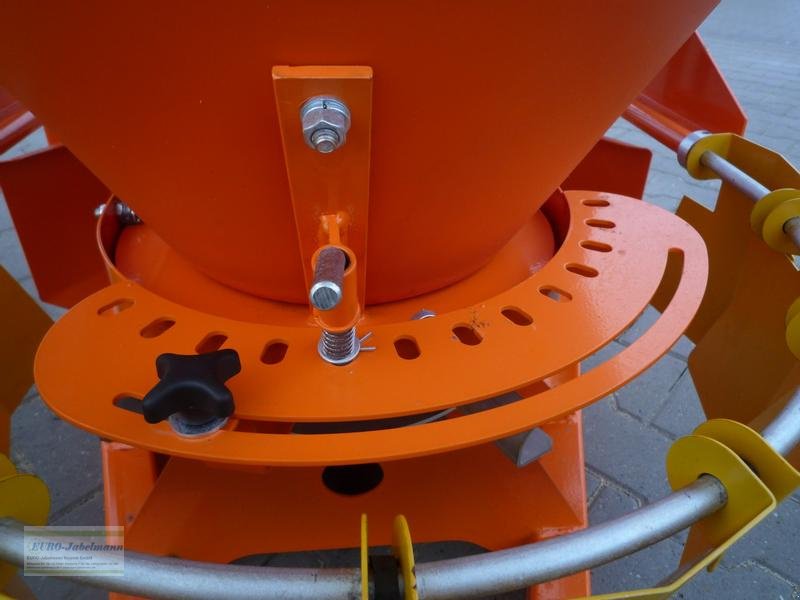 Schneepflug des Typs PRONAR Salzstreuer PS 250 / PS 250 M NEU, Neumaschine in Itterbeck (Bild 12)