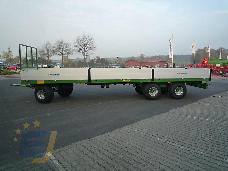 Tieflader des Typs PRONAR 3-achs Plattformwagen mit Alu-Bordwände NEU, Neumaschine in Itterbeck (Bild 1)