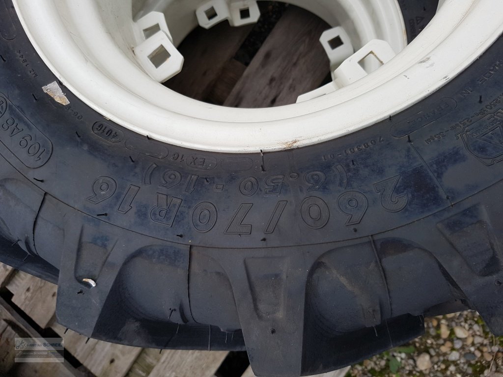 Rad des Typs Kleber 260/70R16, Neumaschine in Lichtenau Stadtgebiet (Bild 2)