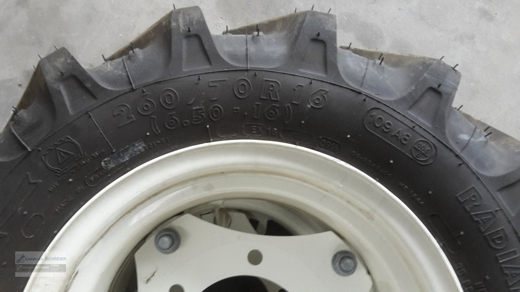 Komplettradsatz des Typs Kleber 260/70R16, Neumaschine in Lichtenau Stadtgebiet (Bild 2)