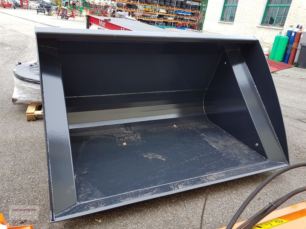 Frontladerzubehör des Typs Dominator Hochkippschaufel Goliath 240 cm 2m³, Neumaschine in Tarsdorf (Bild 5)