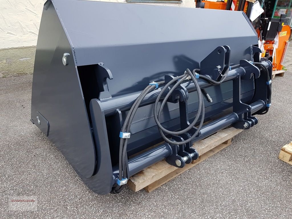Frontladerzubehör des Typs Dominator Hochkippschaufel Goliath 240 cm 2m³, Neumaschine in Tarsdorf (Bild 8)