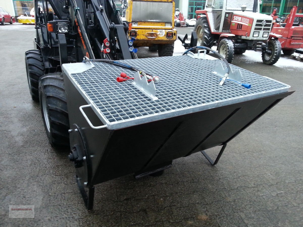 Frontladerzubehör des Typs Dominator Betonmischerschaufel BMS 1300, Neumaschine in Tarsdorf (Bild 2)