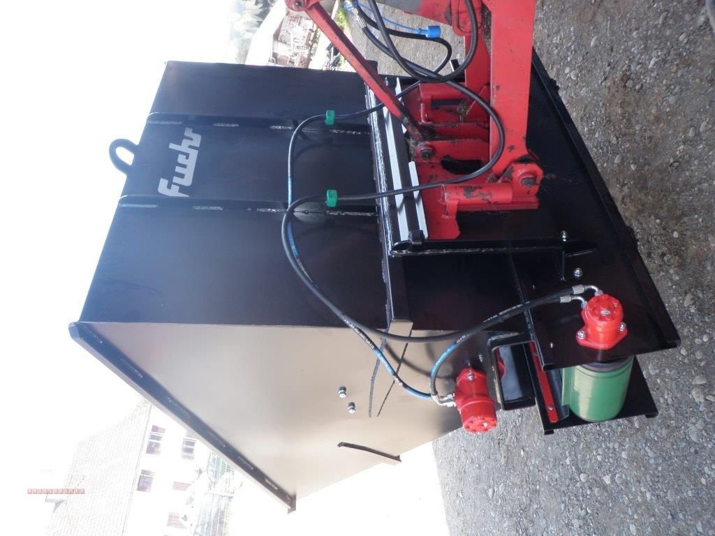 Frontladerzubehör des Typs Dominator Einstreugerät NEU für Hoflader, Frontlader uvm., Neumaschine in Tarsdorf (Bild 7)