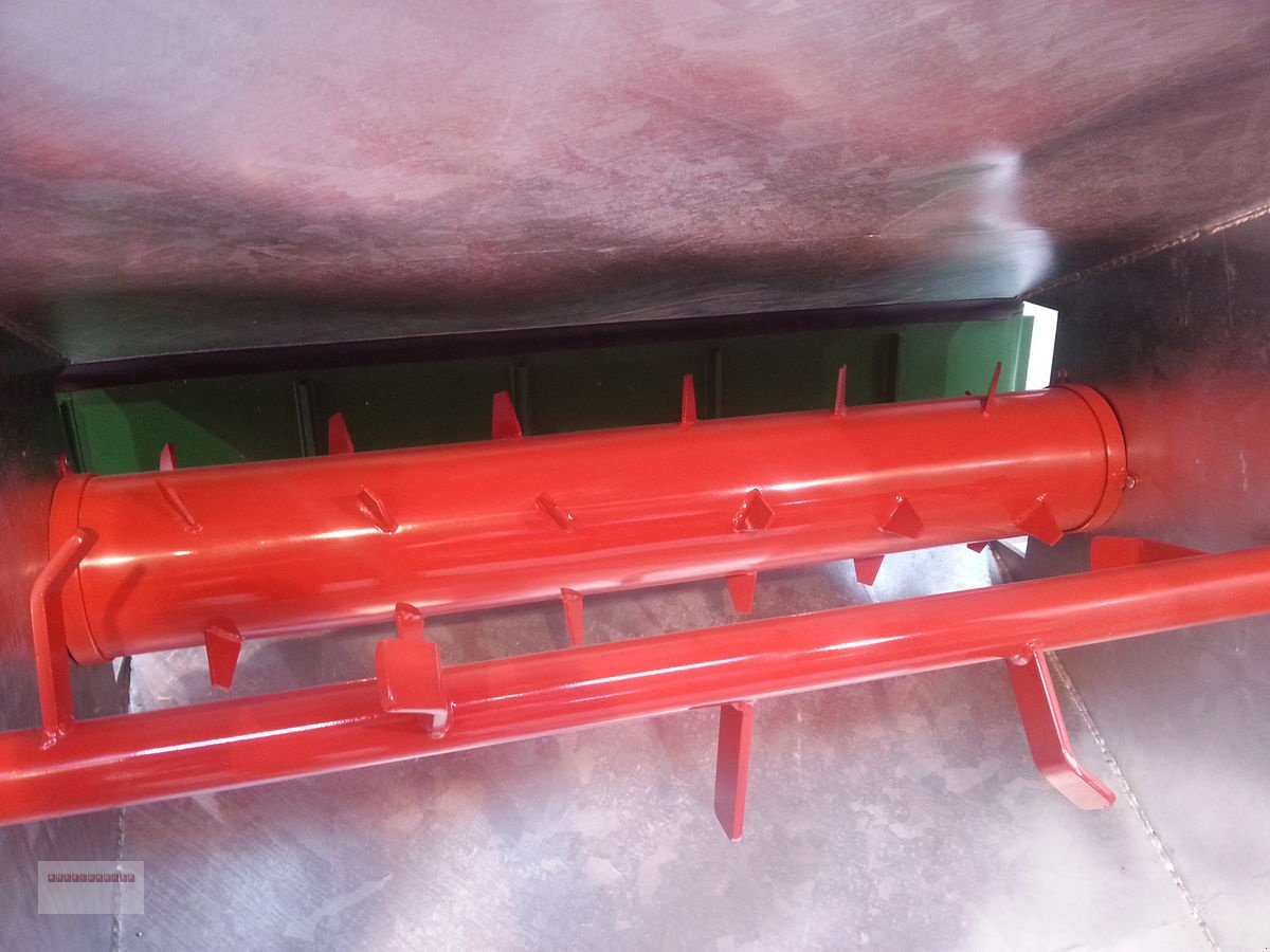 Frontladerzubehör des Typs Dominator Einstreugerät NEU für Hoflader, Frontlader uvm., Neumaschine in Tarsdorf (Bild 8)