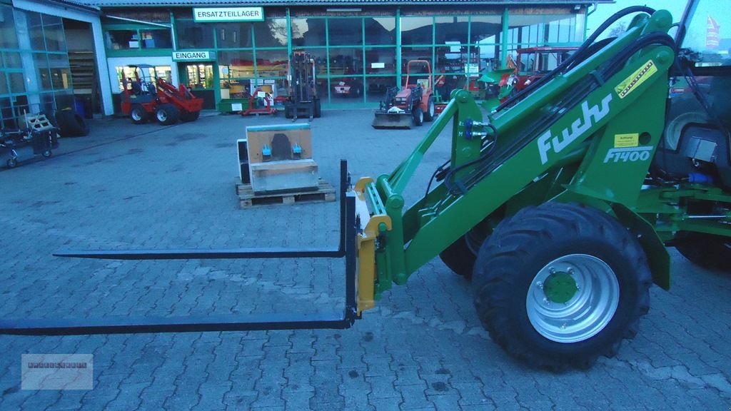 Frontladerzubehör des Typs Dominator Palettengabel mit 200 cm Zinkenlänge 2,5 to, Neumaschine in Tarsdorf (Bild 6)
