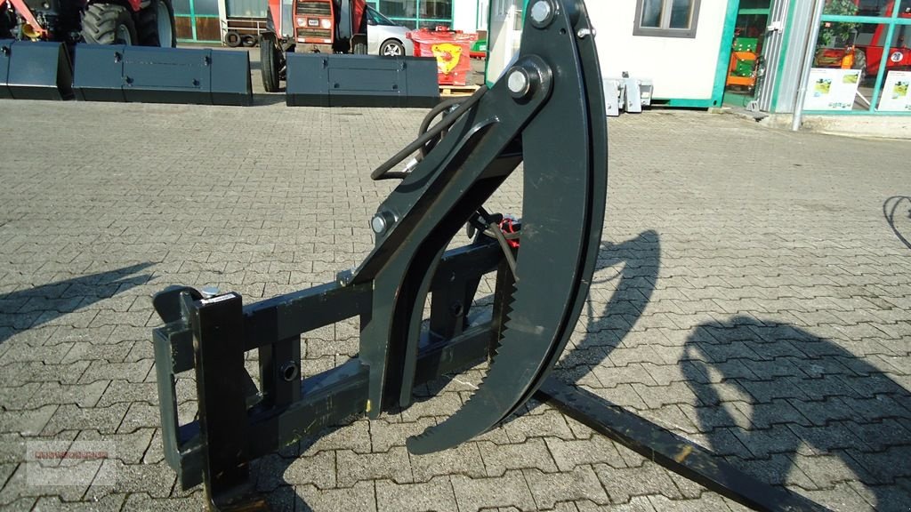 Frontladerzubehör des Typs Dominator Palettengabel mit Niederhalter hydr. EURO, Gebrauchtmaschine in Tarsdorf (Bild 2)