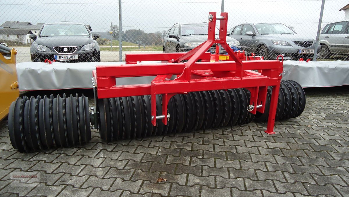 Packer & Walze des Typs Dominator Cambridgewalze 300 NEU mit Schwenkbock AKTION!!, Neumaschine in Tarsdorf (Bild 1)