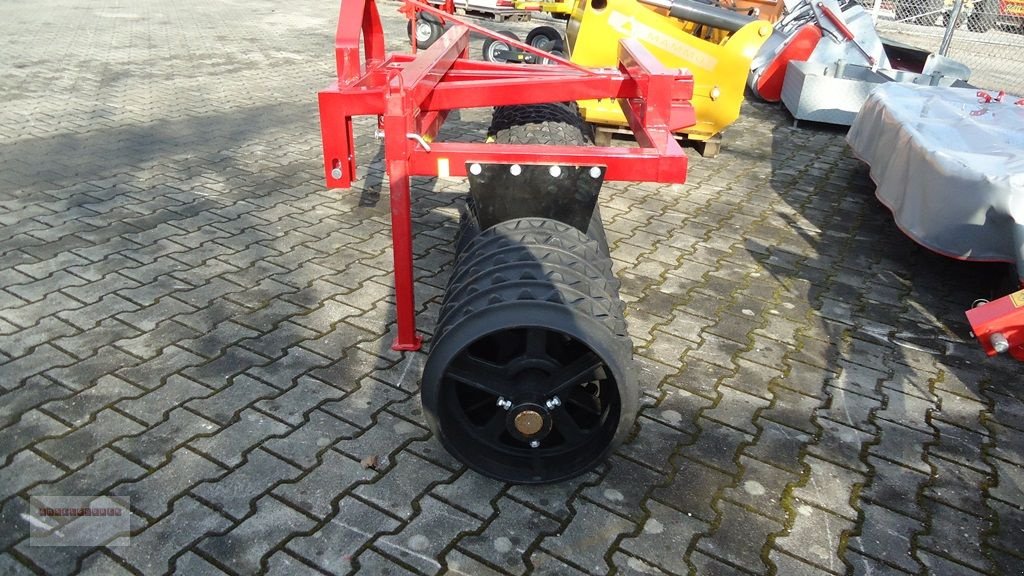 Packer & Walze des Typs Dominator Cambridgewalze 300 NEU mit Schwenkbock AKTION!!, Neumaschine in Tarsdorf (Bild 5)