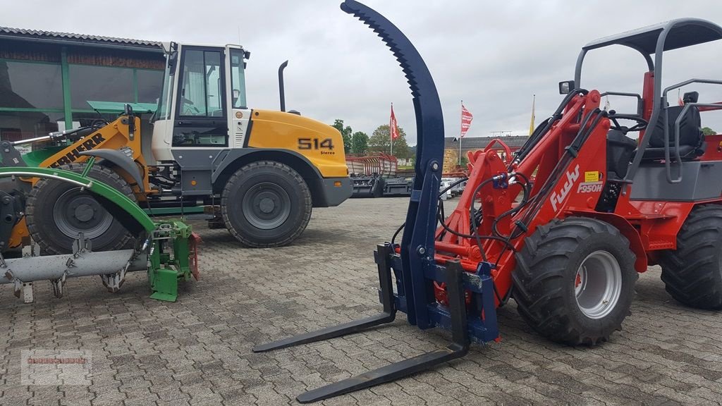 Hoflader des Typs Fuchs Holzgreifer Palettengabel mit Niederhalter hydrl, Gebrauchtmaschine in Tarsdorf (Bild 6)