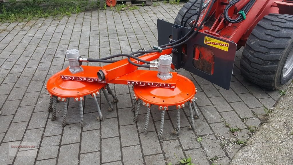 Hoflader des Typs Fuchs Wildkrautbesen 1300 DUO für Hoflader NEU!, Gebrauchtmaschine in Tarsdorf (Bild 7)