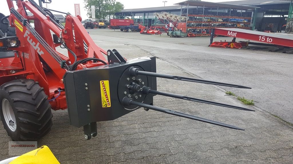 Frontladerzubehör des Typs Dominator Ballenabwickler PRO mit Euroaufnahme & Dreipunkt, Neumaschine in Tarsdorf (Bild 4)