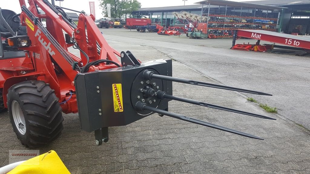 Frontladerzubehör des Typs Dominator Ballenabwickler PRO mit Euroaufnahme & Dreipunkt, Neumaschine in Tarsdorf (Bild 5)